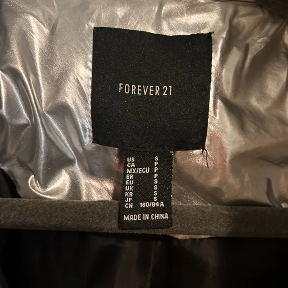 FOREVER 21 SIZE SMALL - Picture 4 of 5